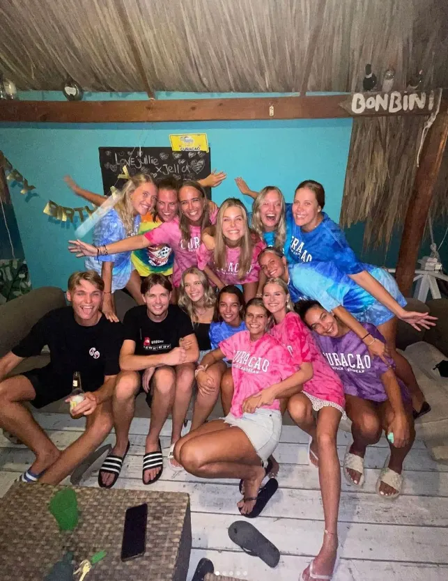 Students socializing together during their stay in Curaçao