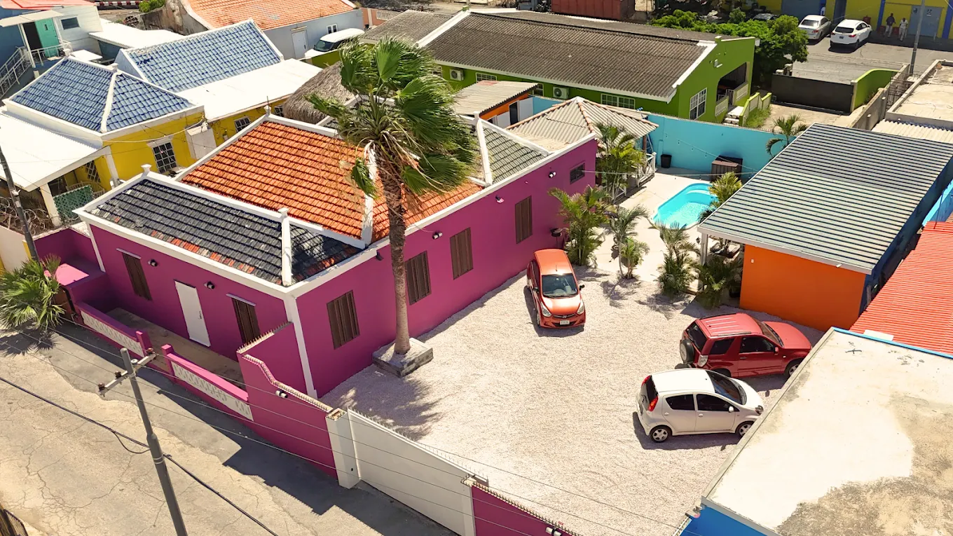 Poolside afternoon at Casa 7 student housing in Curaçao