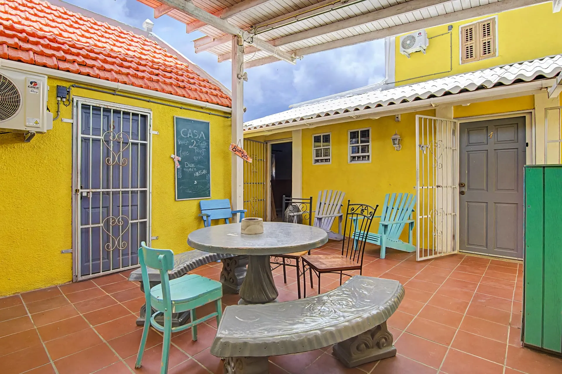 Casa 2 patio at NextWave student housing in Curaçao